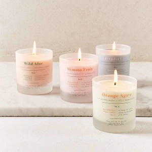 Gift Guide For Mom. mothers day gifts. gifts for mom.