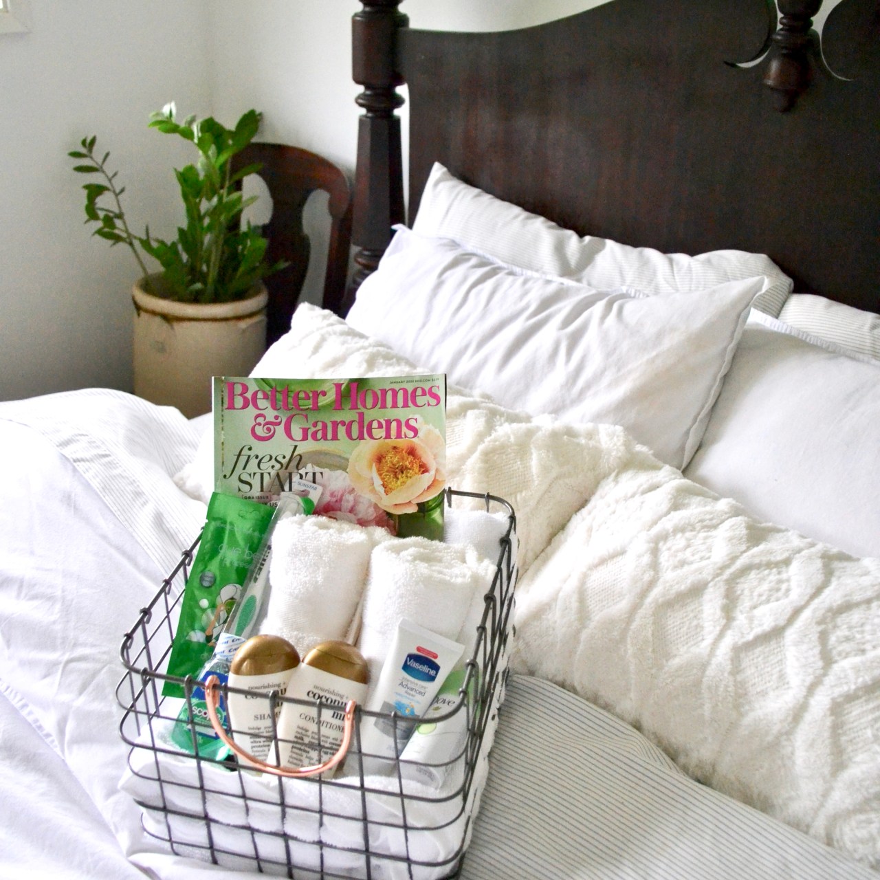 How to Put Together the Perfect Guest Room Basket